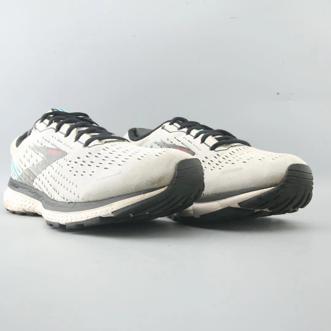 BROOKS GHOST 13 Brooks trainer design images