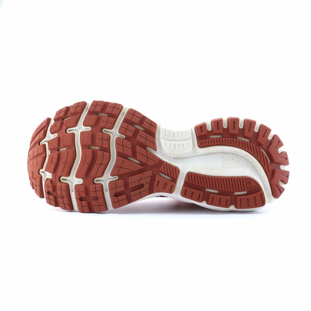 BROOKS GHOST 13 lightweight running shoe photos