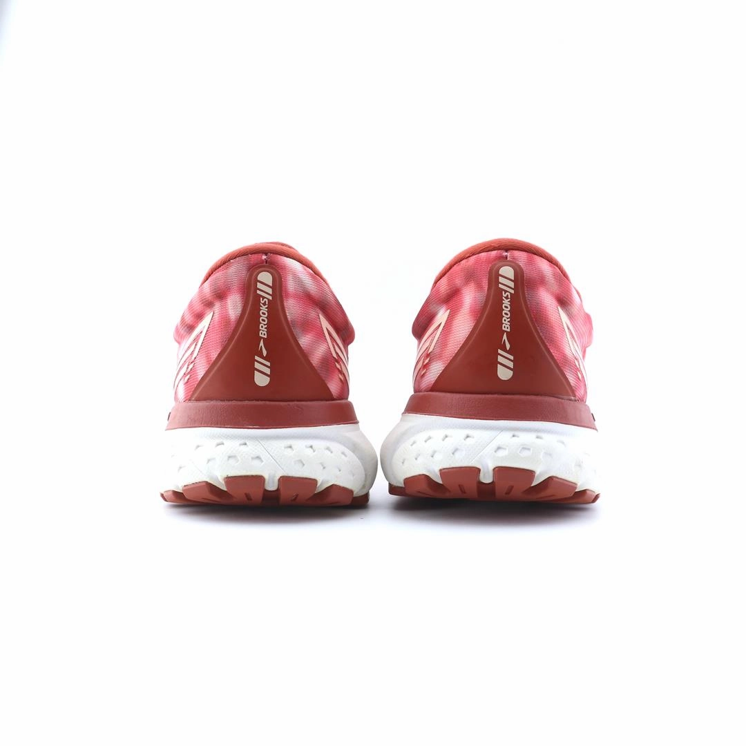 BROOKS GHOST 13 lightweight running shoe photos