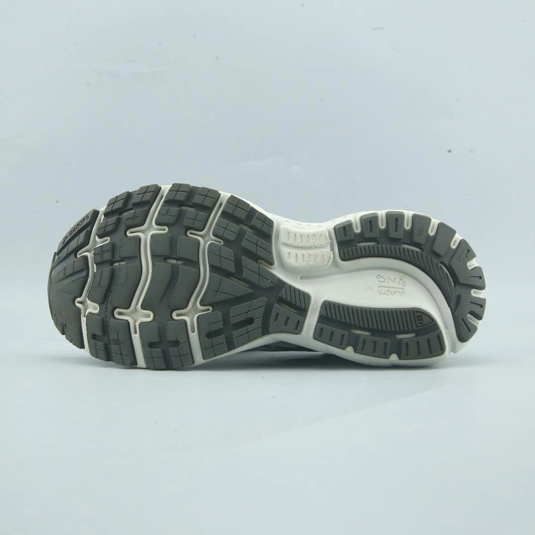 BROOKS GHOST 13 lightweight running shoe photos