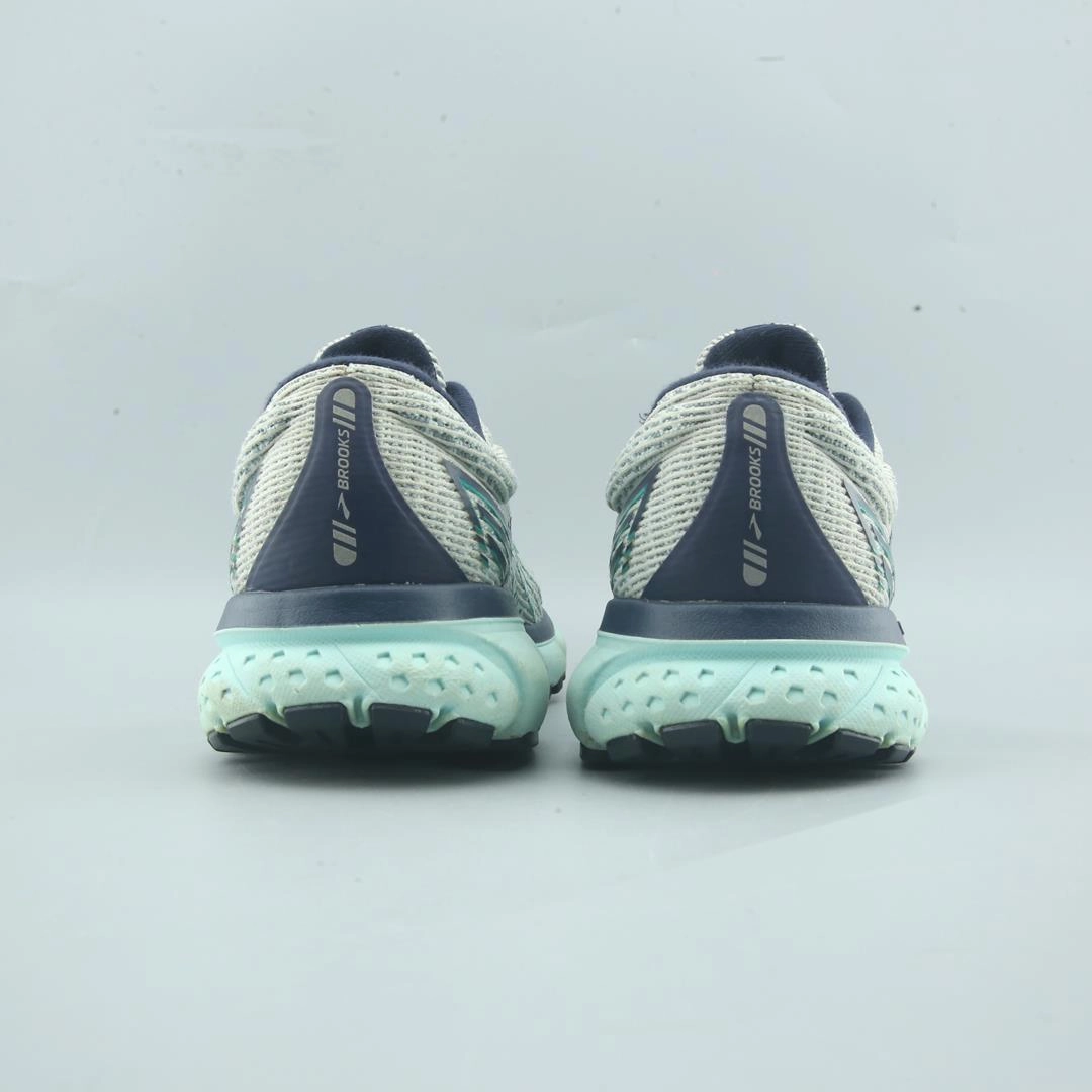 BROOKS GHOST 13 lightweight running shoe photos