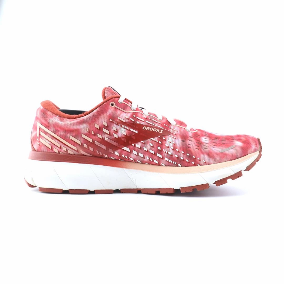 BROOKS GHOST 13 lightweight running shoe photos