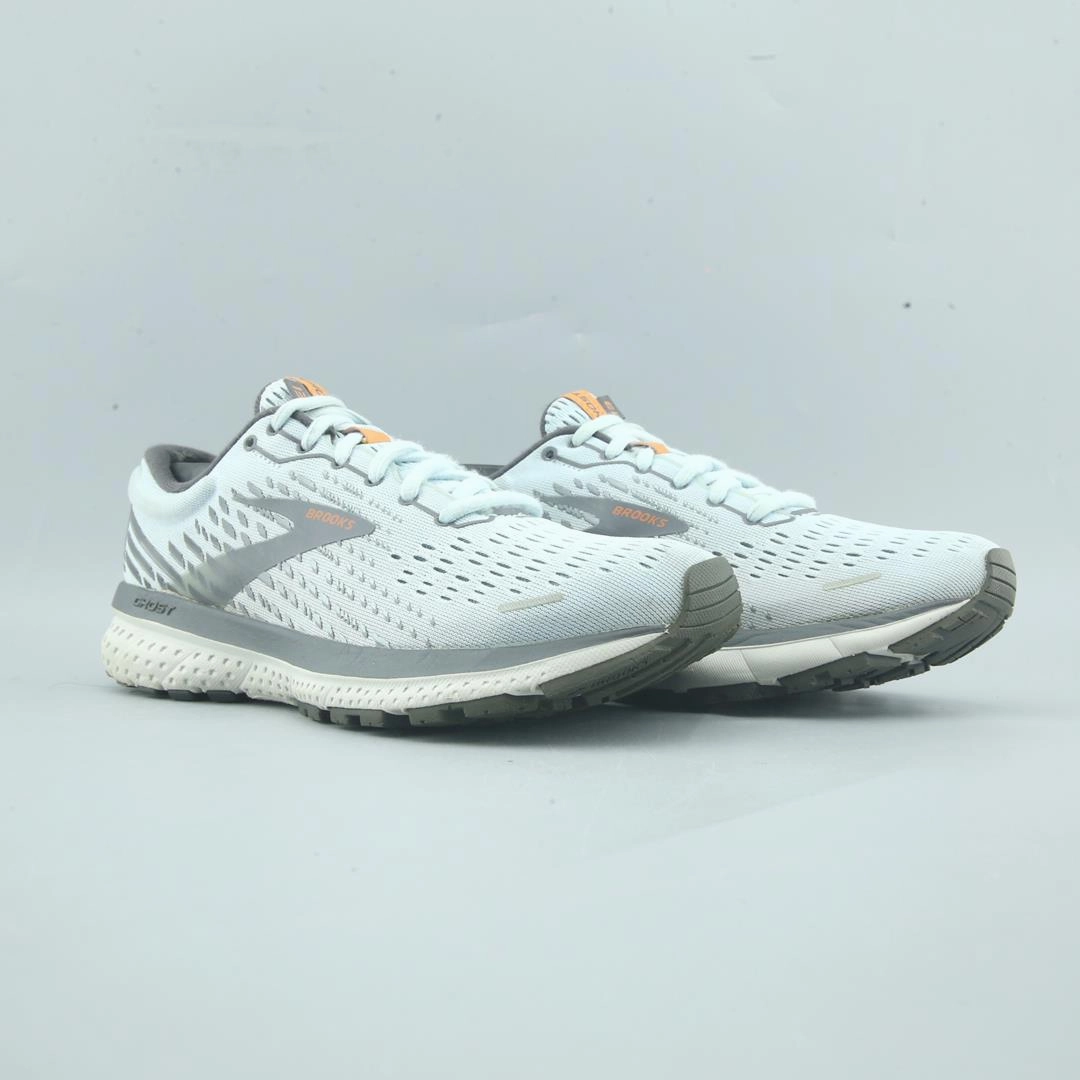 BROOKS GHOST 13 lightweight running shoe photos