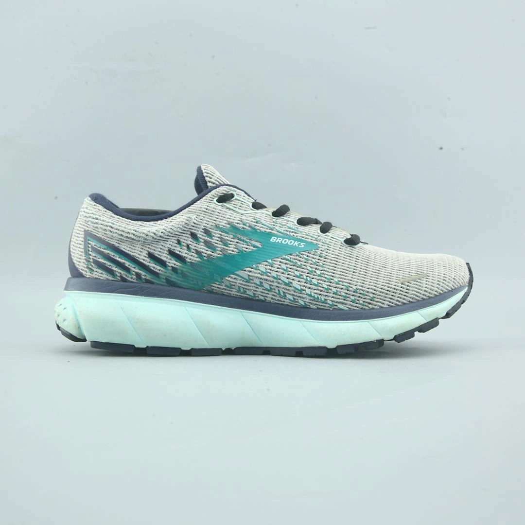 BROOKS GHOST 13 lightweight running shoe photos