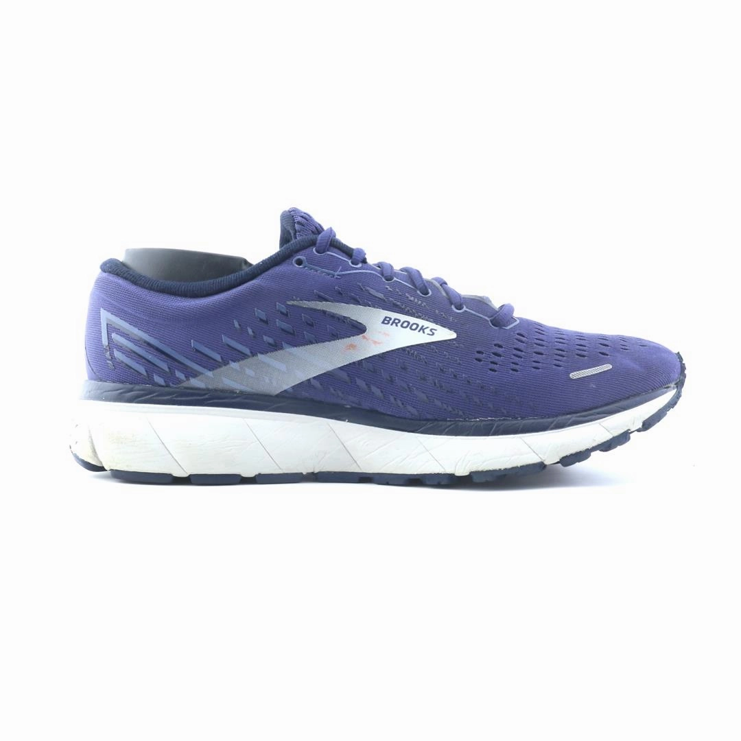 BROOKS GHOST 13 lightweight running shoe photos