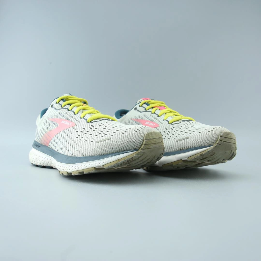 BROOKS GHOST 13 performance running shoe visuals