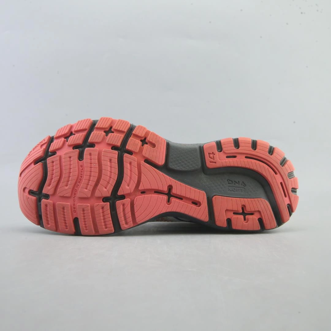 BROOKS GHOST 14 Brooks running shoe close-ups