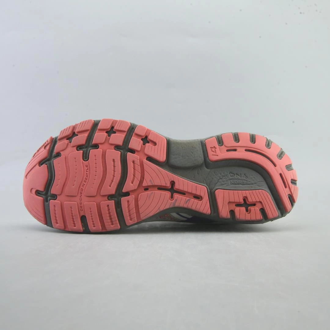 BROOKS GHOST 14 Brooks running shoe close-ups