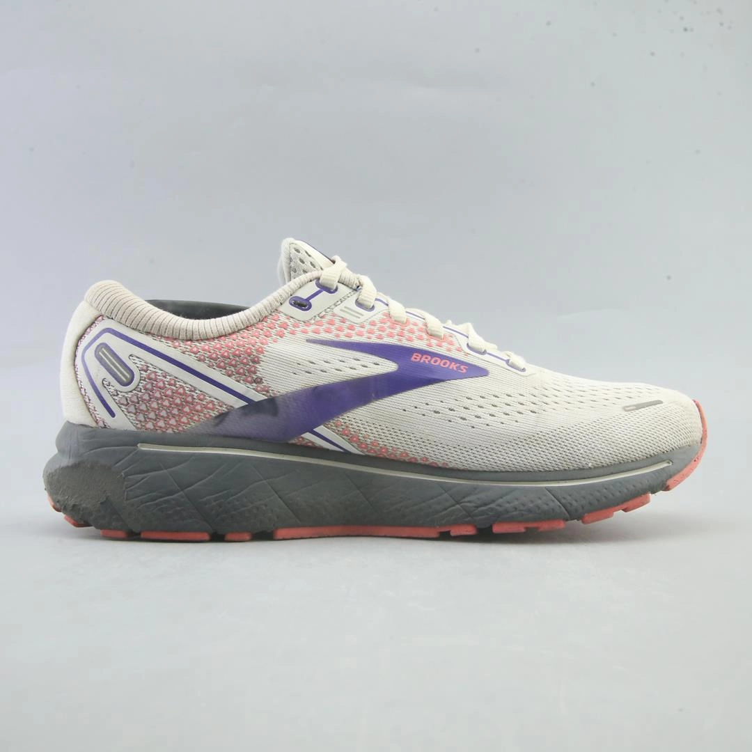 BROOKS GHOST 14 Brooks running shoe close-ups