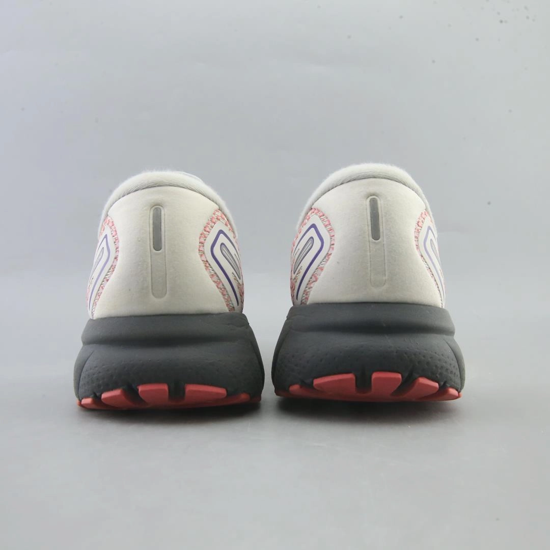 BROOKS GHOST 14 Brooks running shoe close-ups