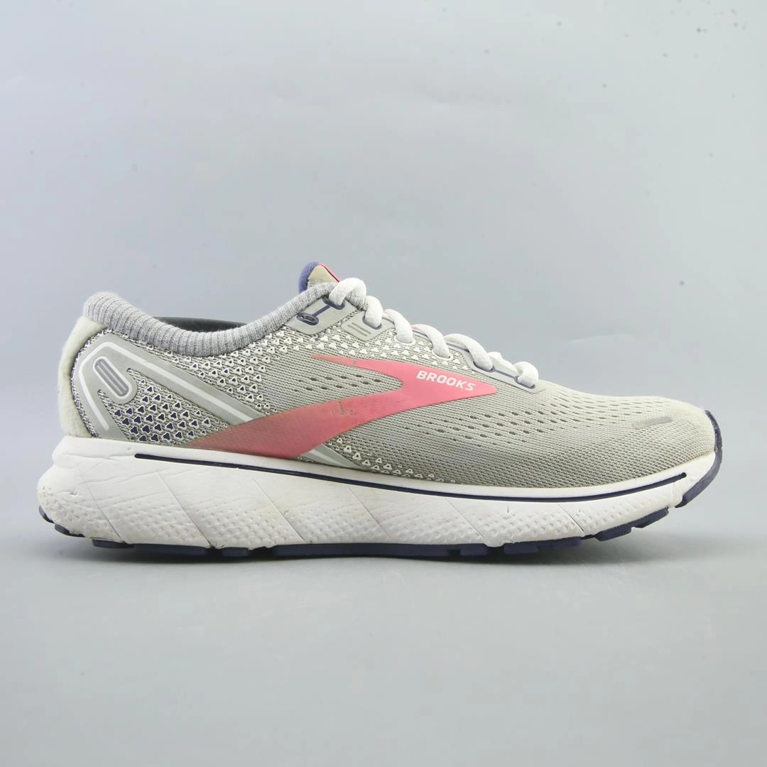 BROOKS GHOST 14 Brooks running shoe close-ups