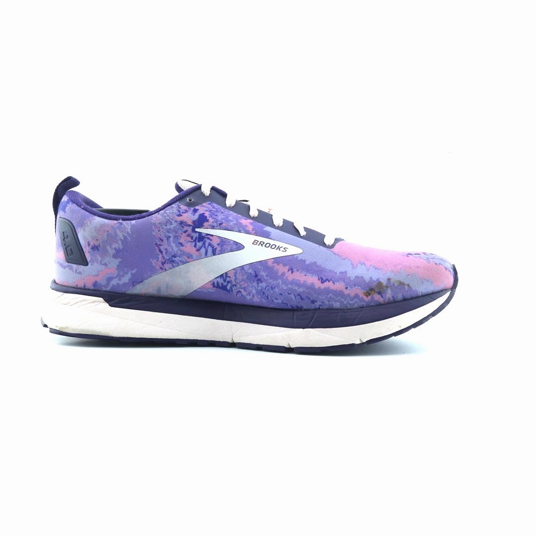 BROOKS GHOST 14 performance running shoe visuals