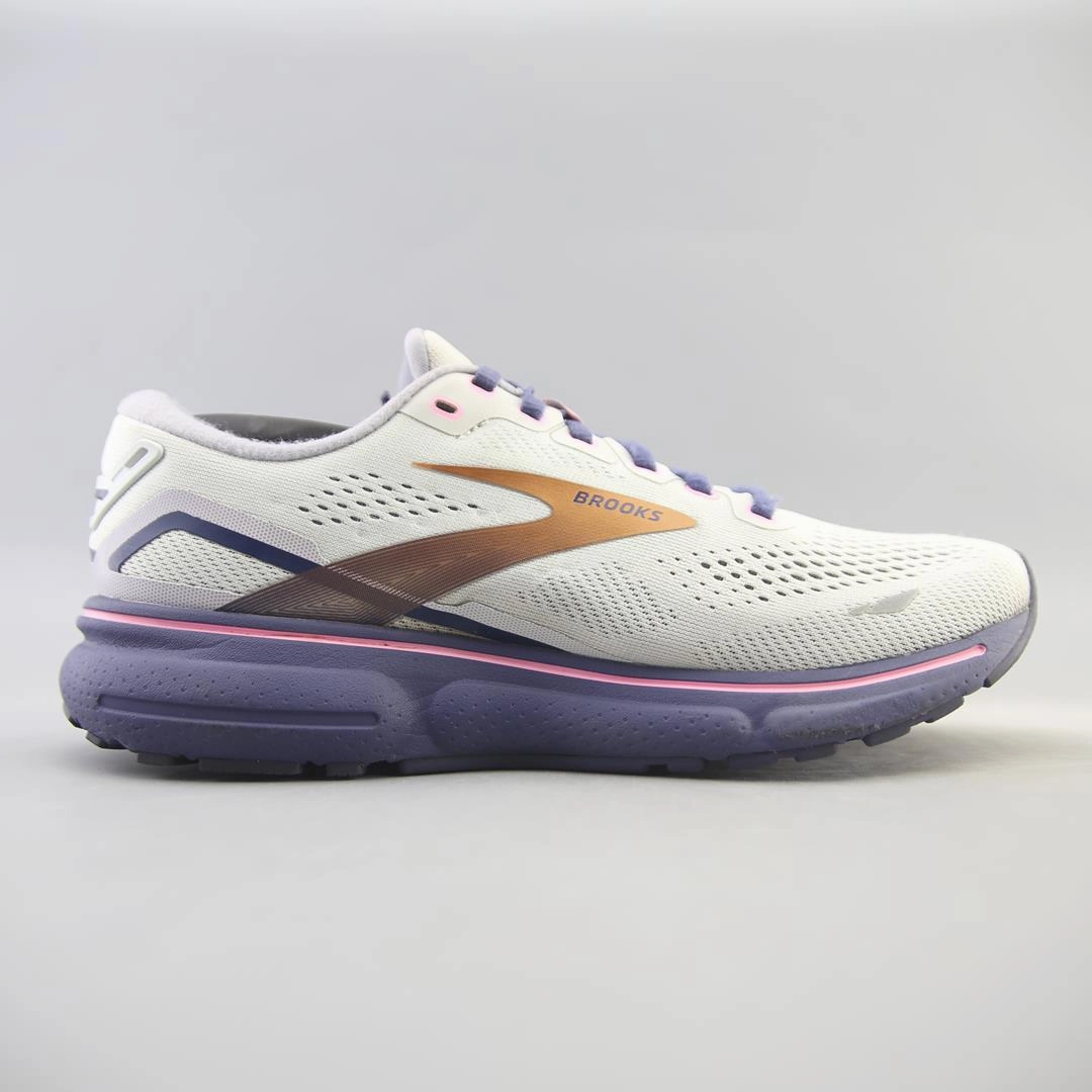 BROOKS GHOST 15 Brooks running footwear shots