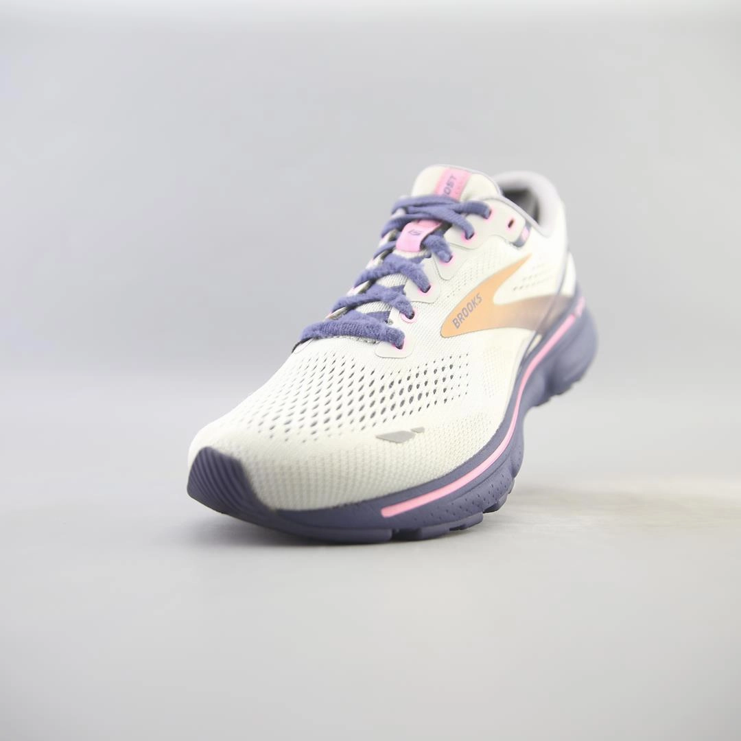 BROOKS GHOST 15 Brooks running footwear shots