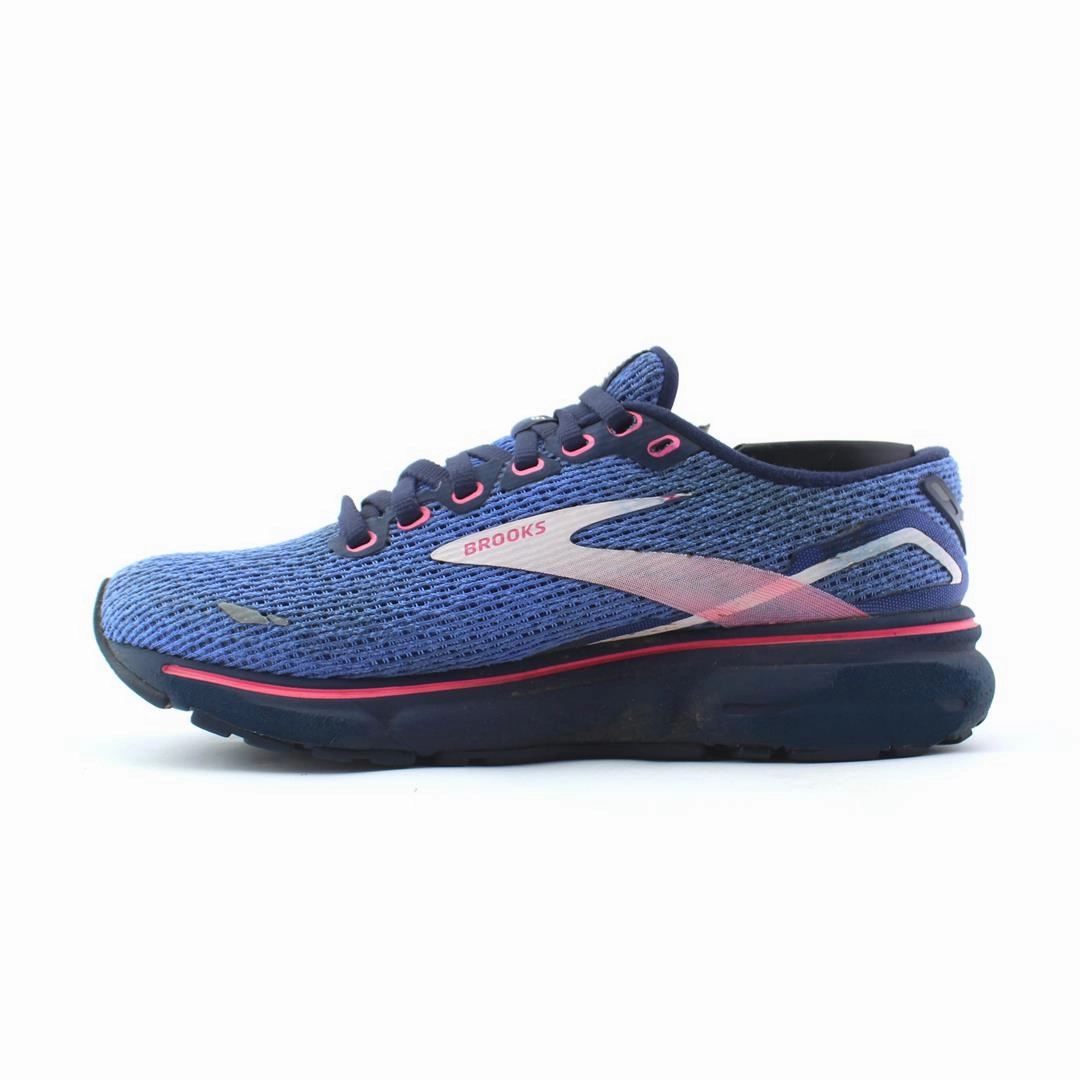 BROOKS GHOST 15 Brooks running footwear shots
