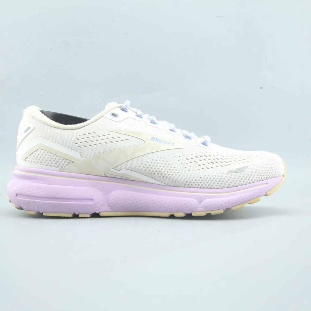 BROOKS GHOST 15 Brooks trainer design images