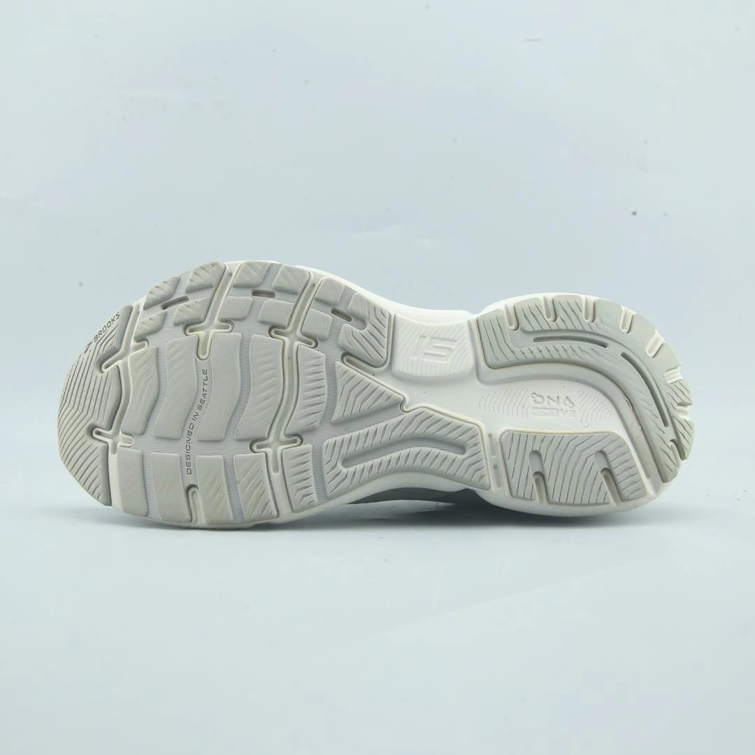 BROOKS GHOST 15 lightweight running shoe photos