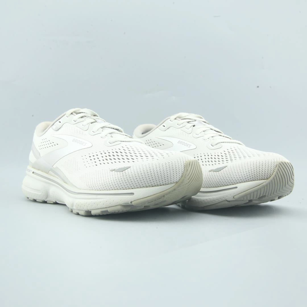 BROOKS GHOST 15 lightweight running shoe photos