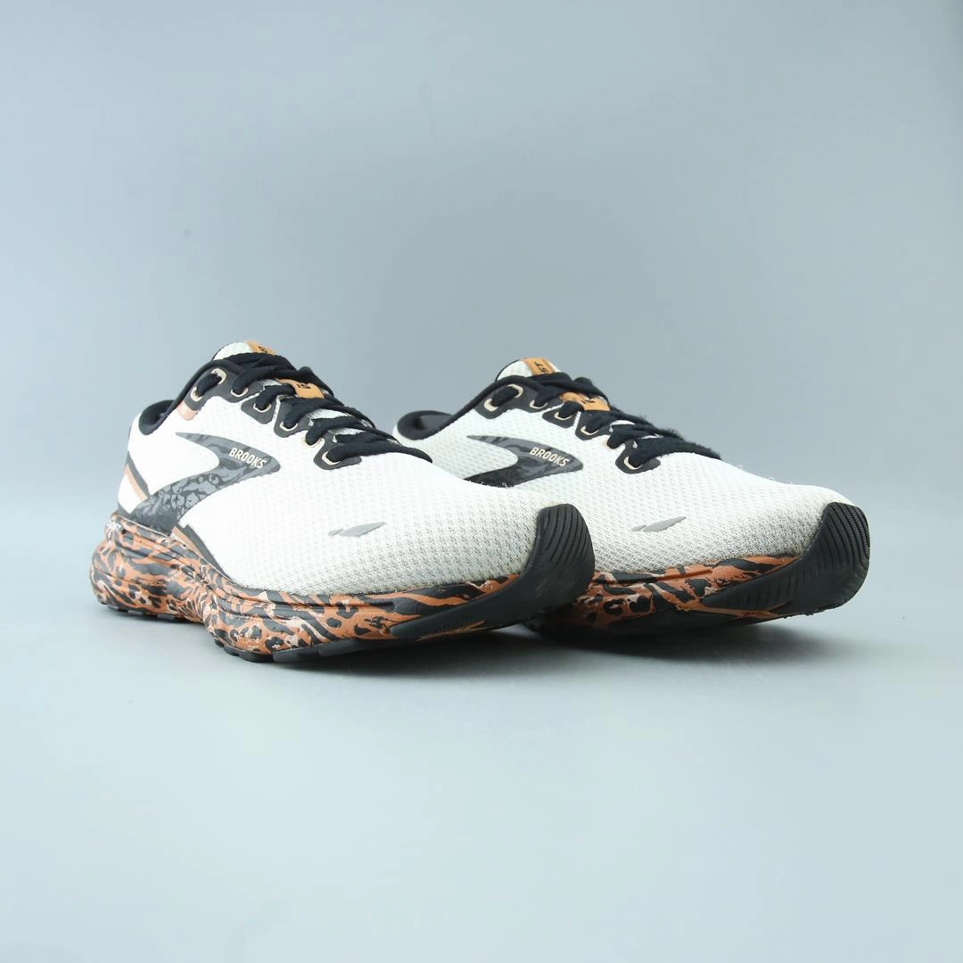 BROOKS GHOST 15 performance running shoe visuals