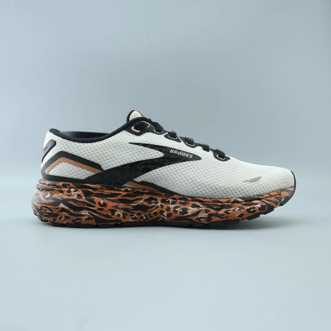 BROOKS GHOST 15 performance running shoe visuals