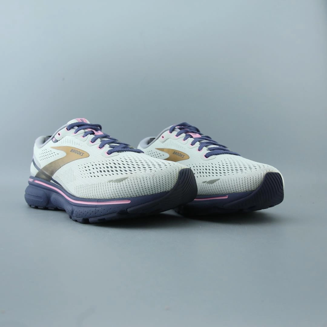 BROOKS GHOST 15 performance running shoe visuals