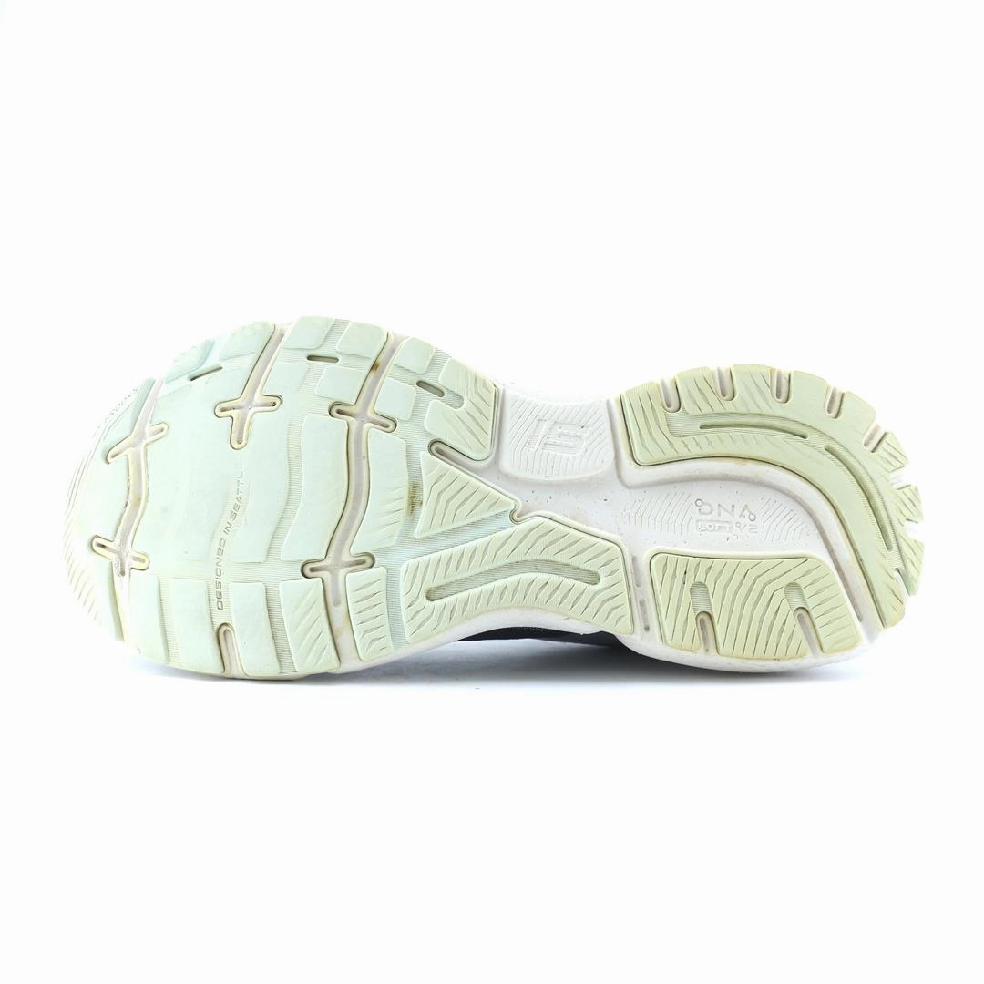 BROOKS GHOST 15 performance running shoe visuals