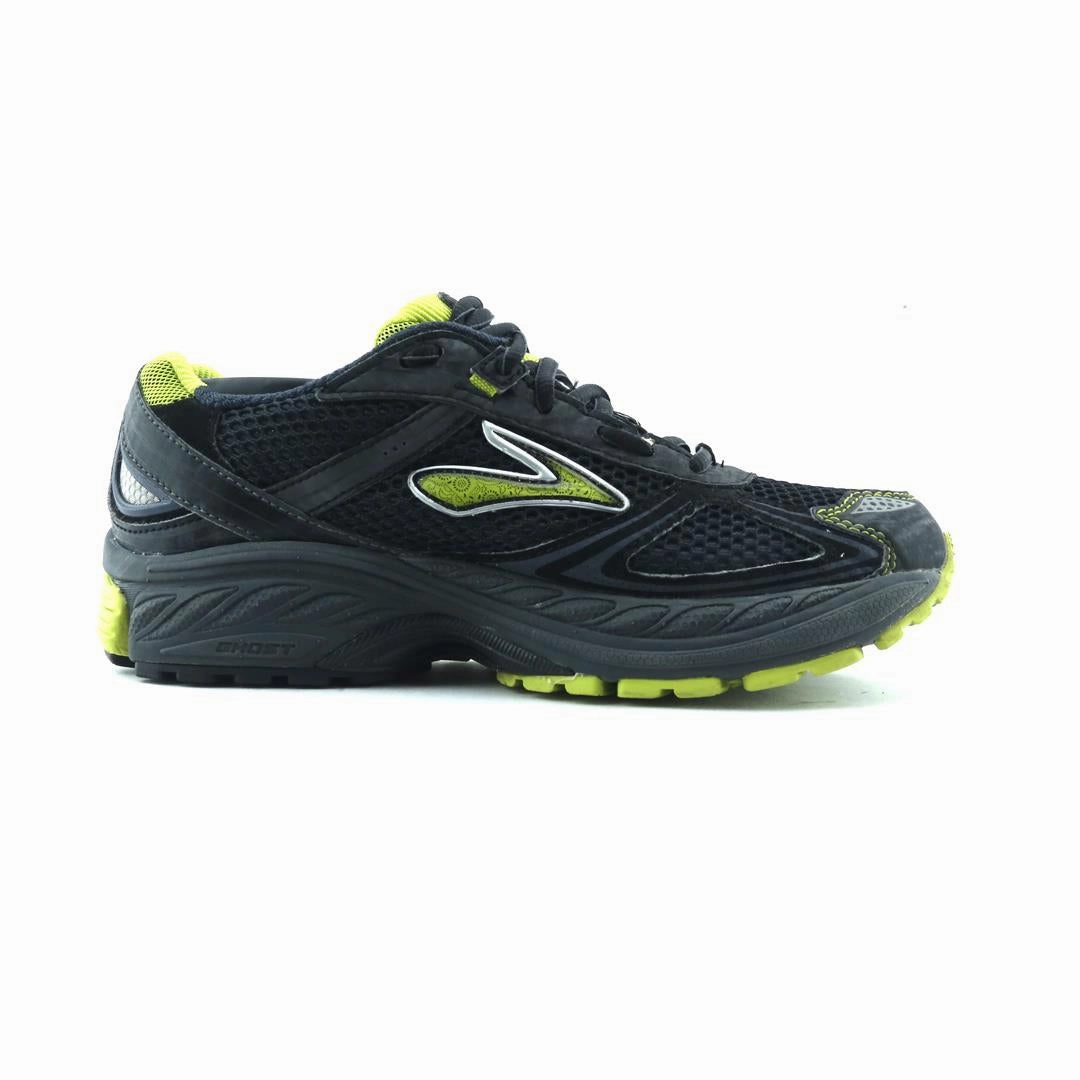 BROOKS GHOST 5 GORE TEX performance running shoe visuals