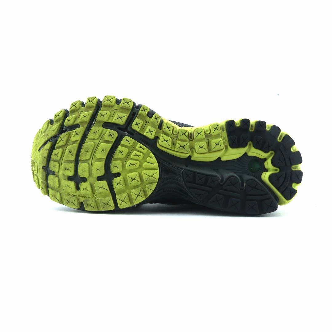 BROOKS GHOST 5 GORE TEX performance running shoe visuals