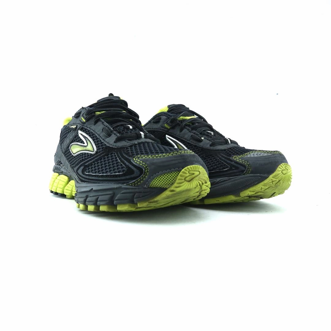 BROOKS GHOST 5 GORE TEX performance running shoe visuals