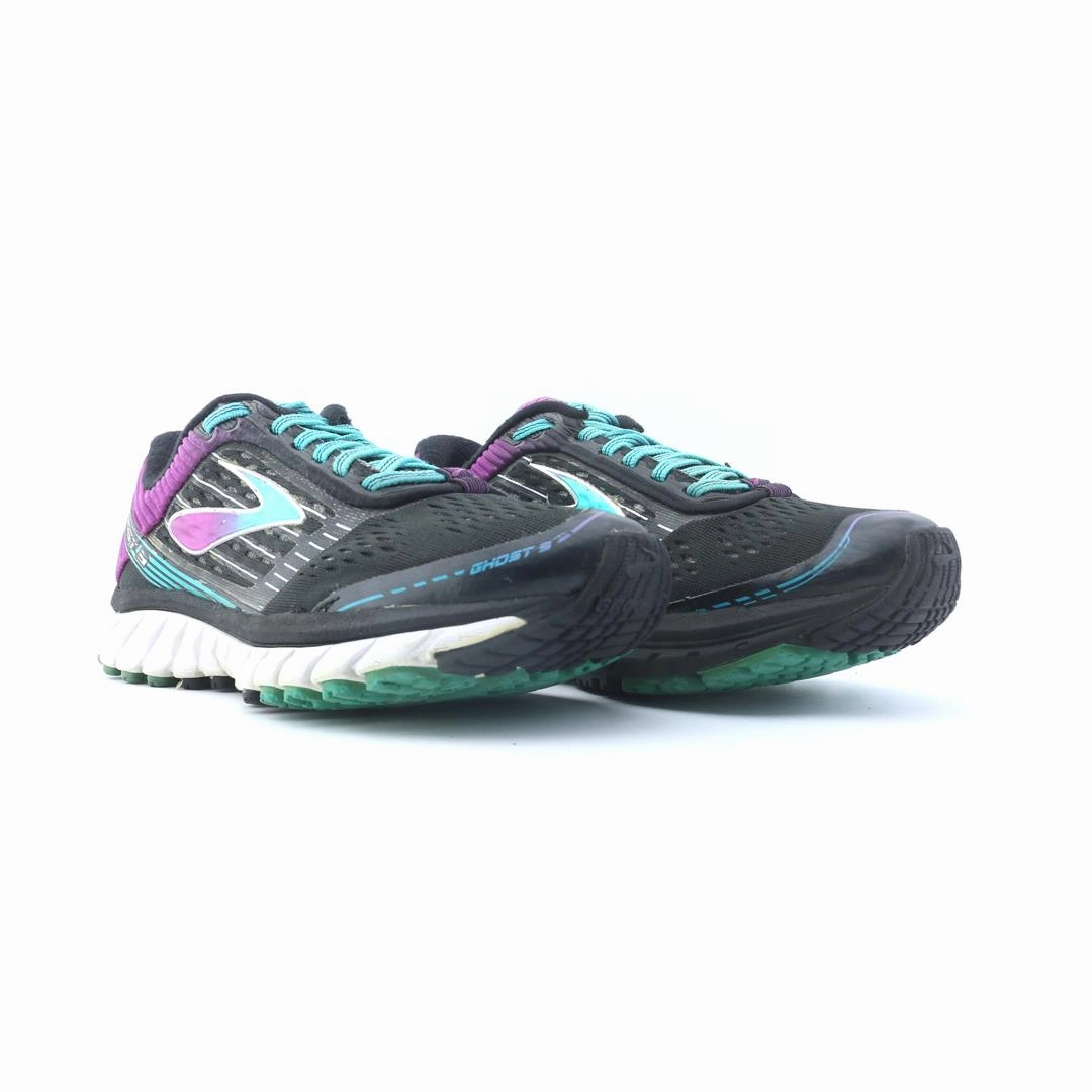 BROOKS GHOST 5 lightweight running shoe photos