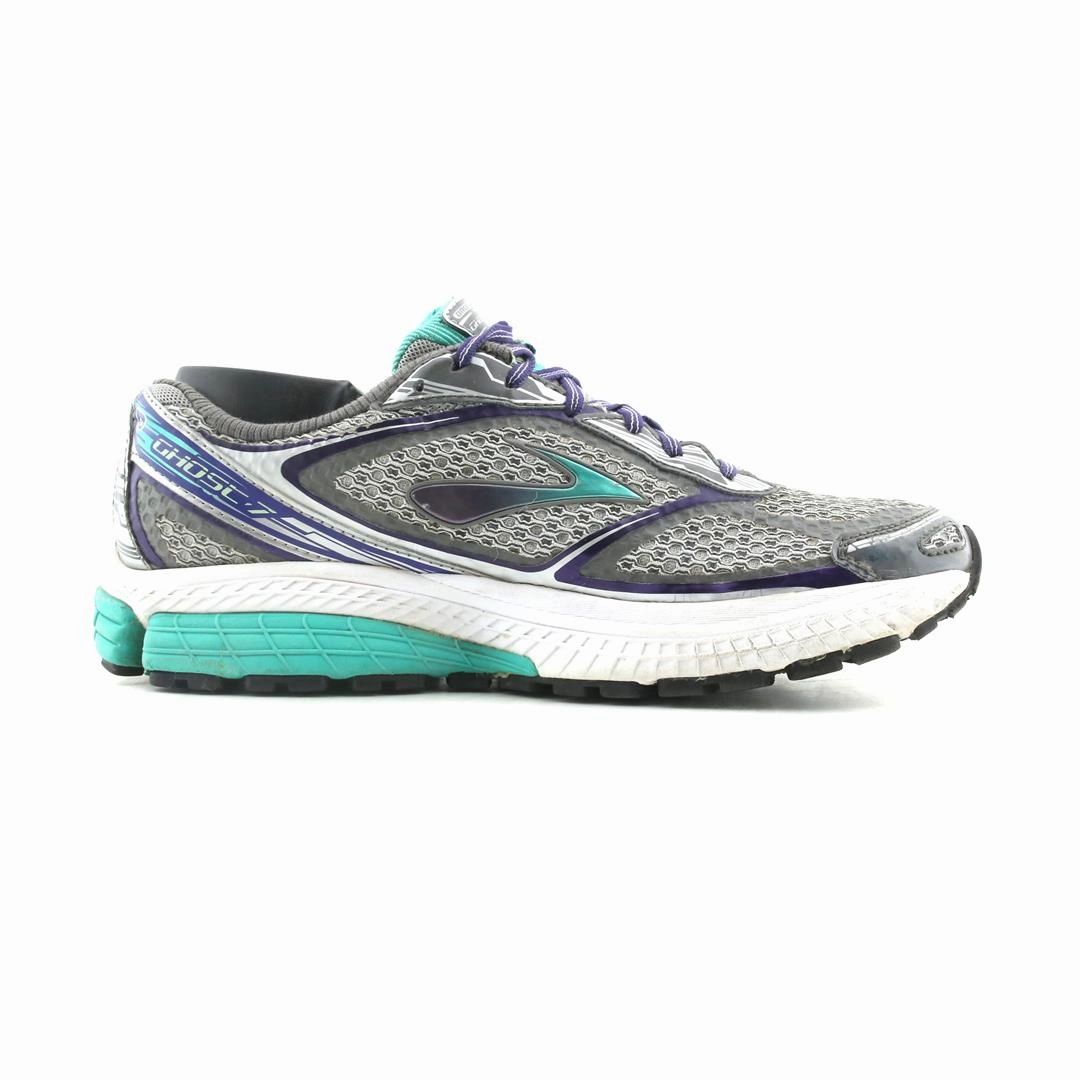 BROOKS GHOST 7 Brooks running shoe close-ups
