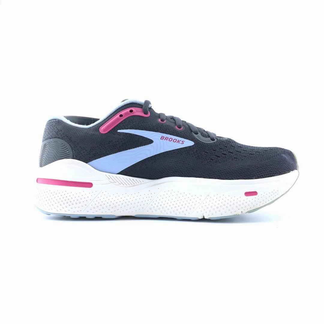 BROOKS GHOST MAX performance running shoe visuals