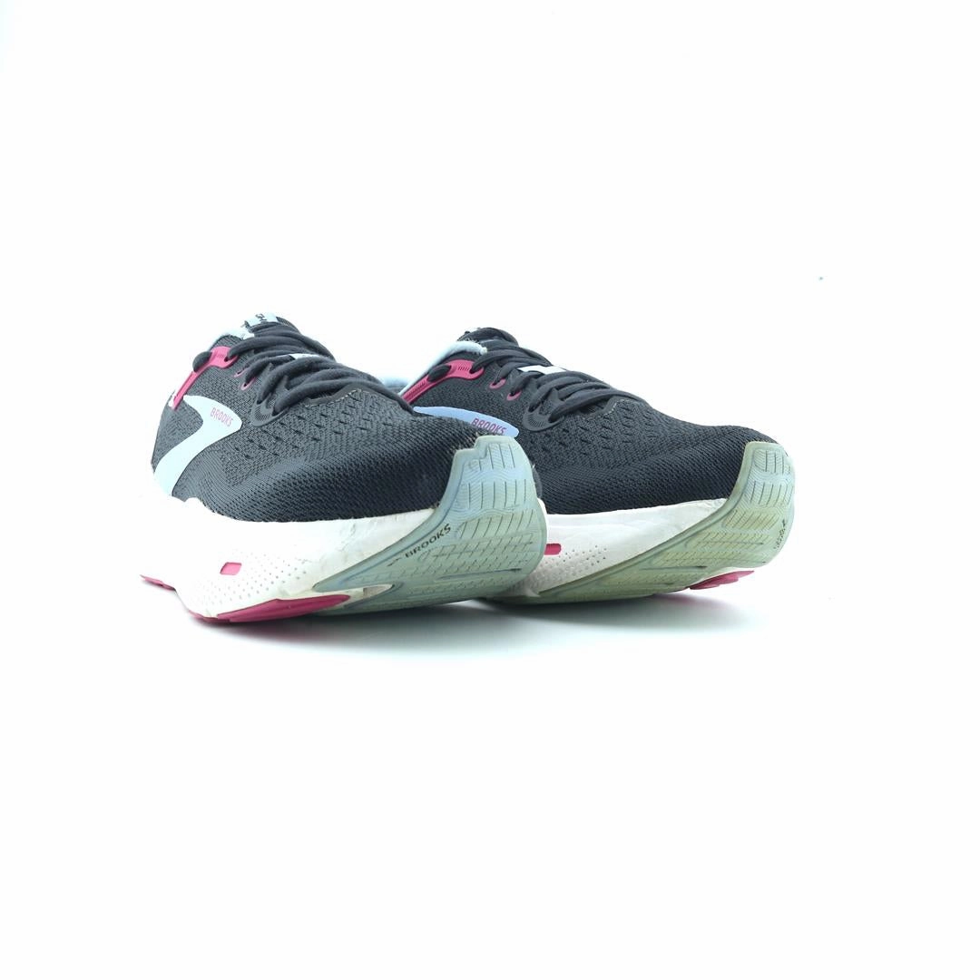 BROOKS GHOST MAX performance running shoe visuals