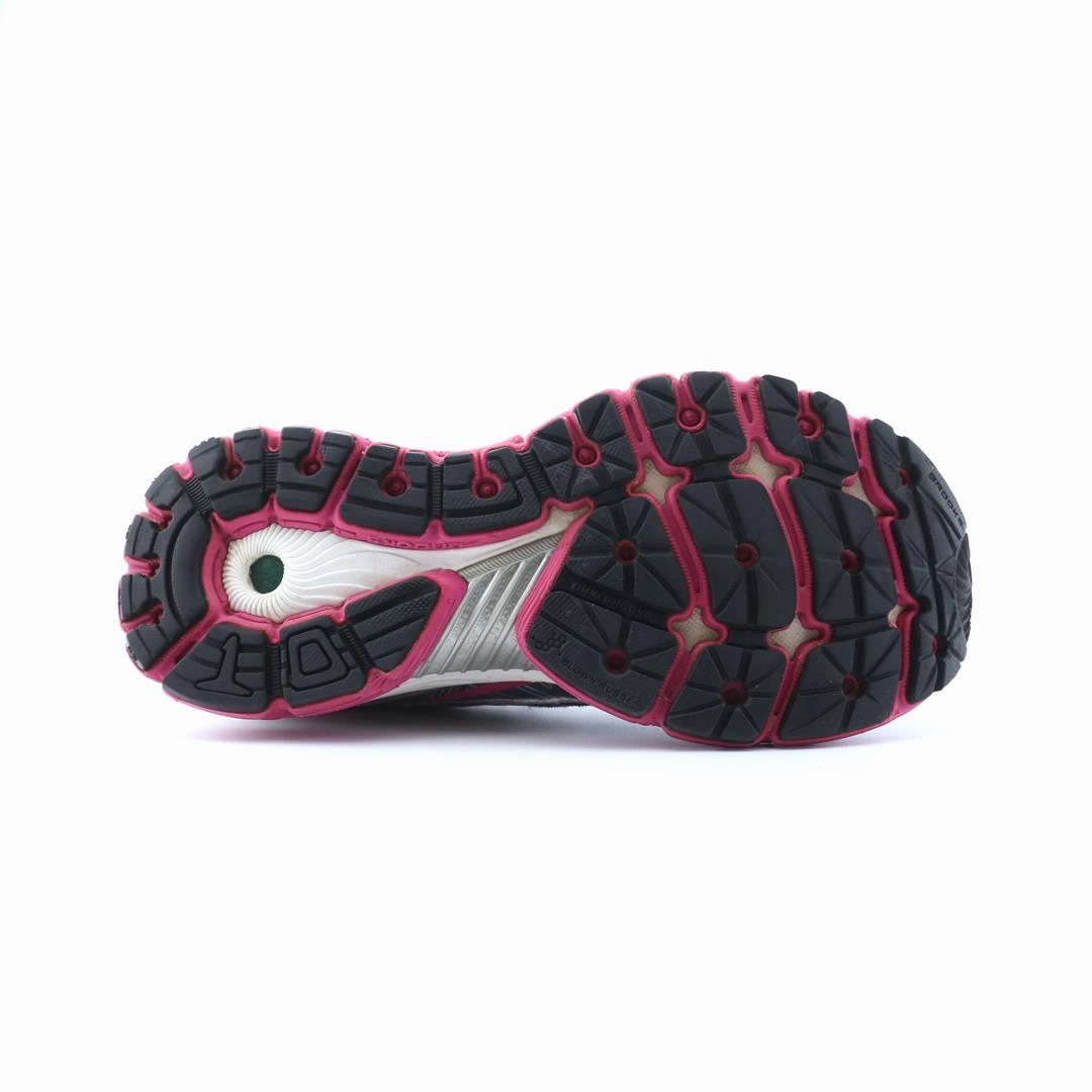 BROOKS GLYCERIN 10 performance running shoe visuals