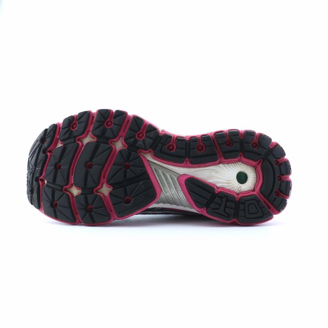 BROOKS GLYCERIN 10 performance running shoe visuals