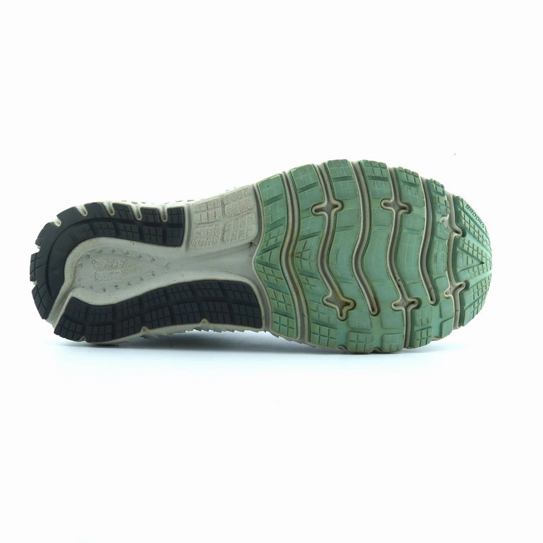 BROOKS GLYCERIN 17 performance running shoe visuals