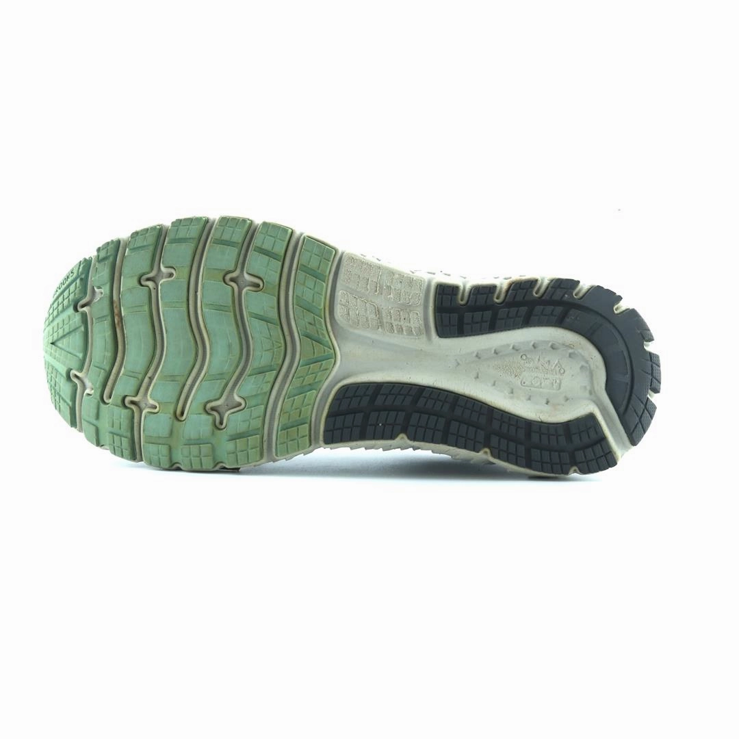 BROOKS GLYCERIN 17 performance running shoe visuals