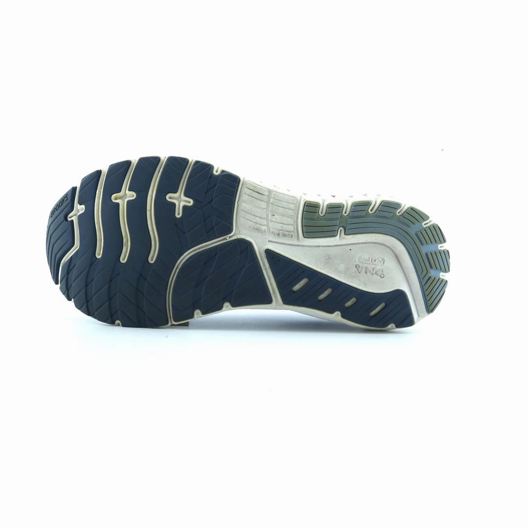BROOKS GLYCERIN 18 performance running shoe visuals