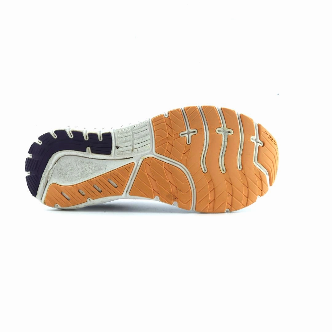 BROOKS GLYCERIN 18 performance running shoe visuals