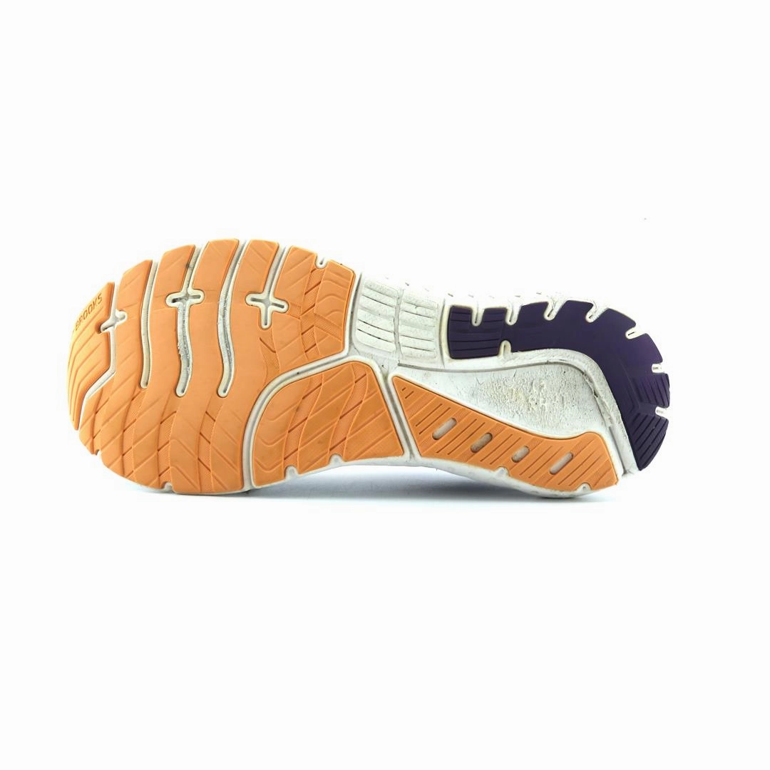 BROOKS GLYCERIN 18 performance running shoe visuals