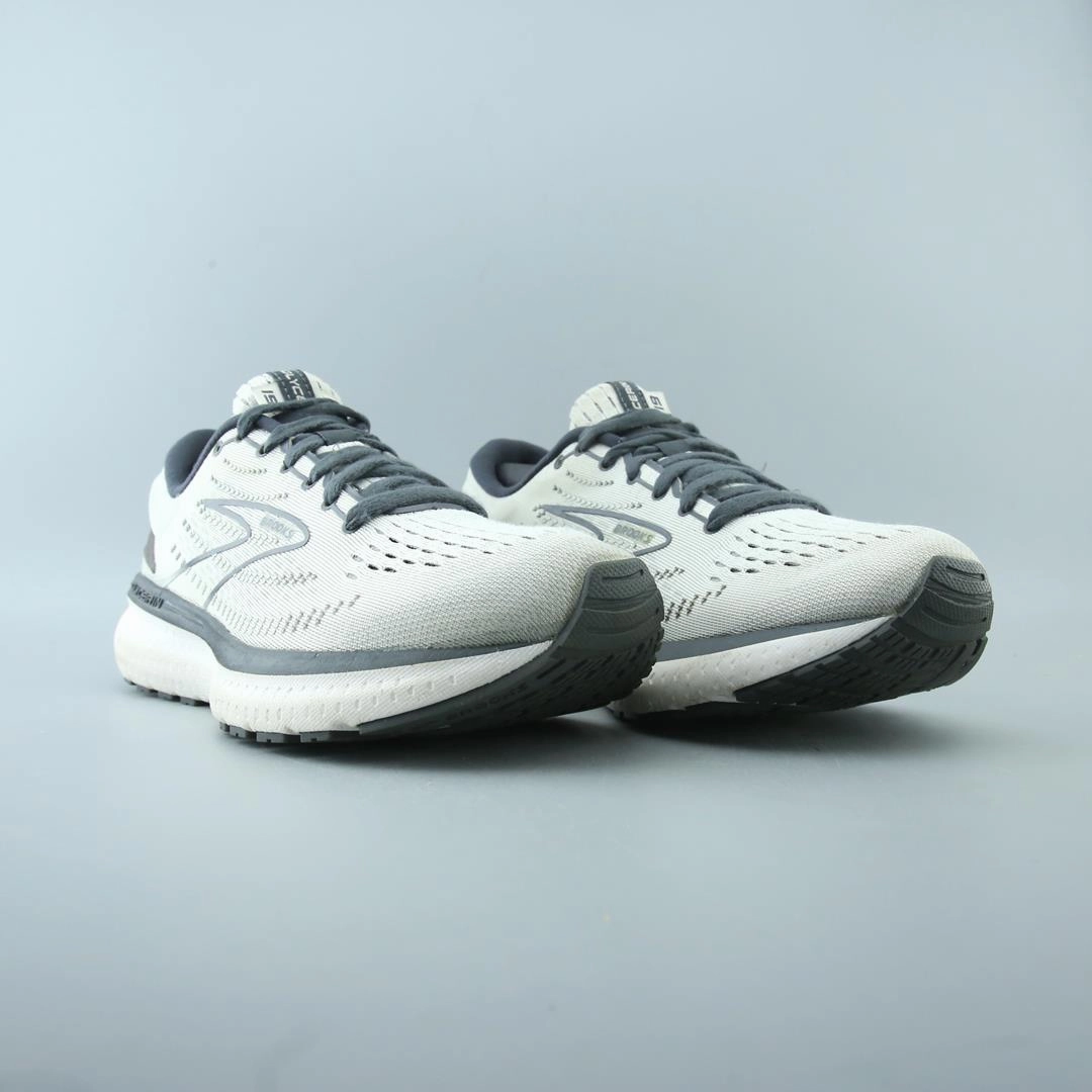 BROOKS GLYCERIN 19 performance running shoe visuals