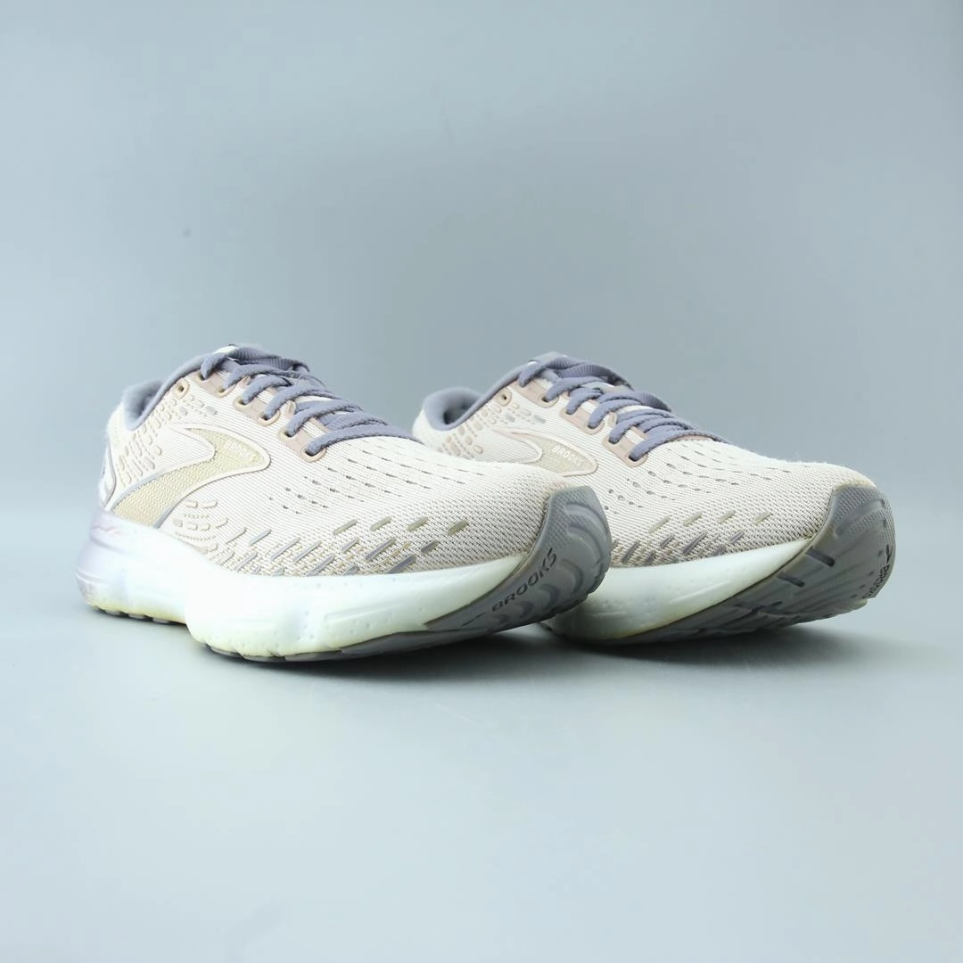 BROOKS GLYCERIN 20 performance running shoe visuals