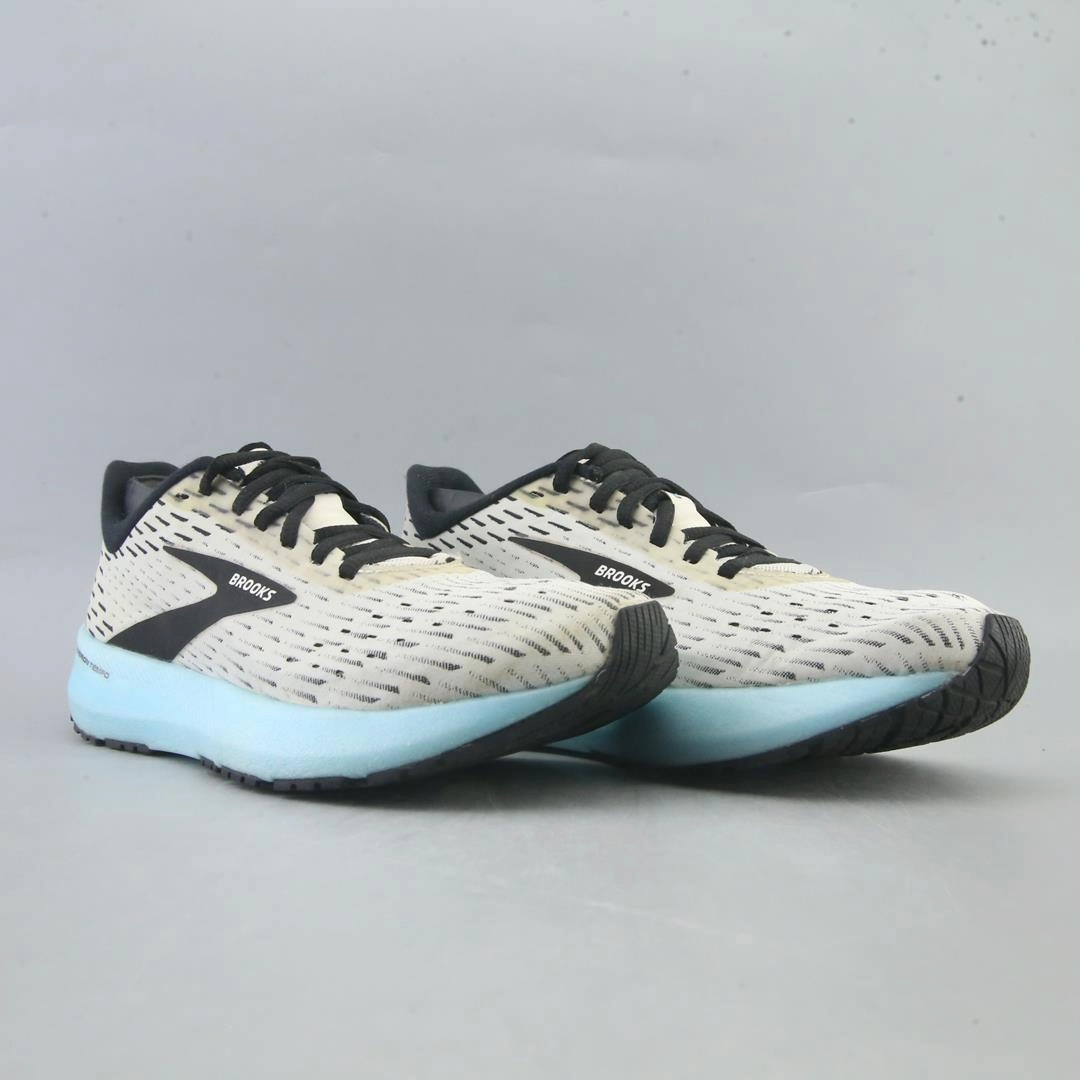 BROOKS HYPERION TEMPO Brooks running shoe close-ups