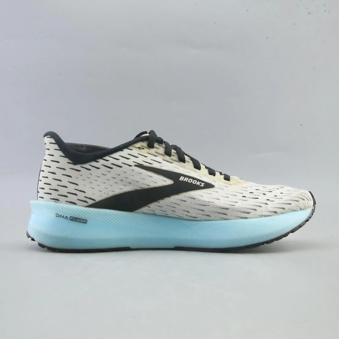 BROOKS HYPERION TEMPO Brooks running shoe close-ups