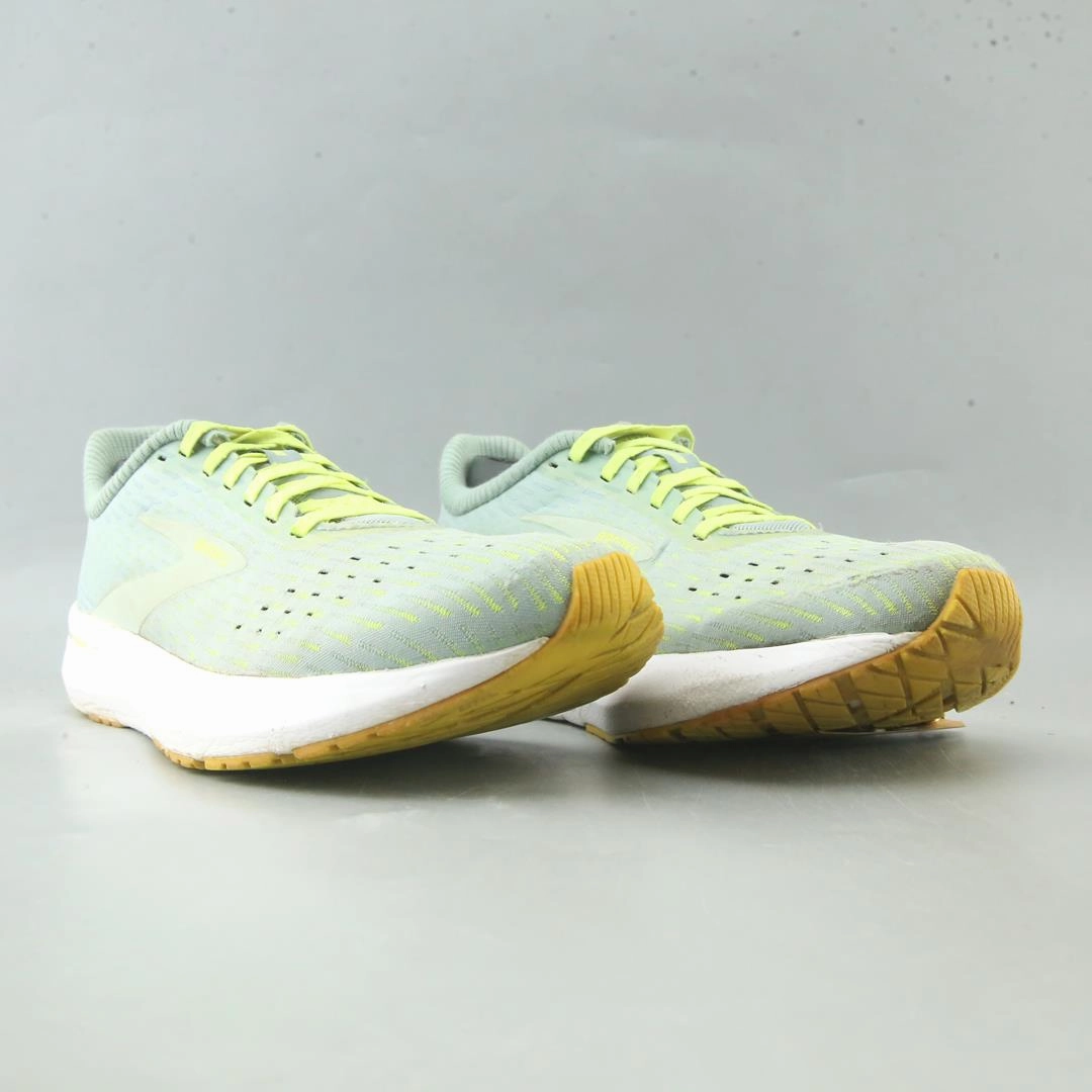 BROOKS HYPERION TEMPO I performance running shoe visuals