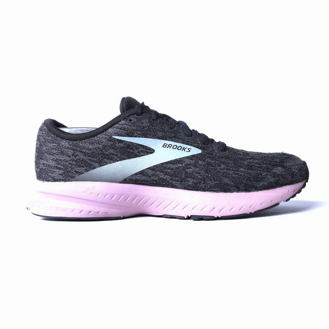 BROOKS LAUNCH 7 performance running shoe visuals