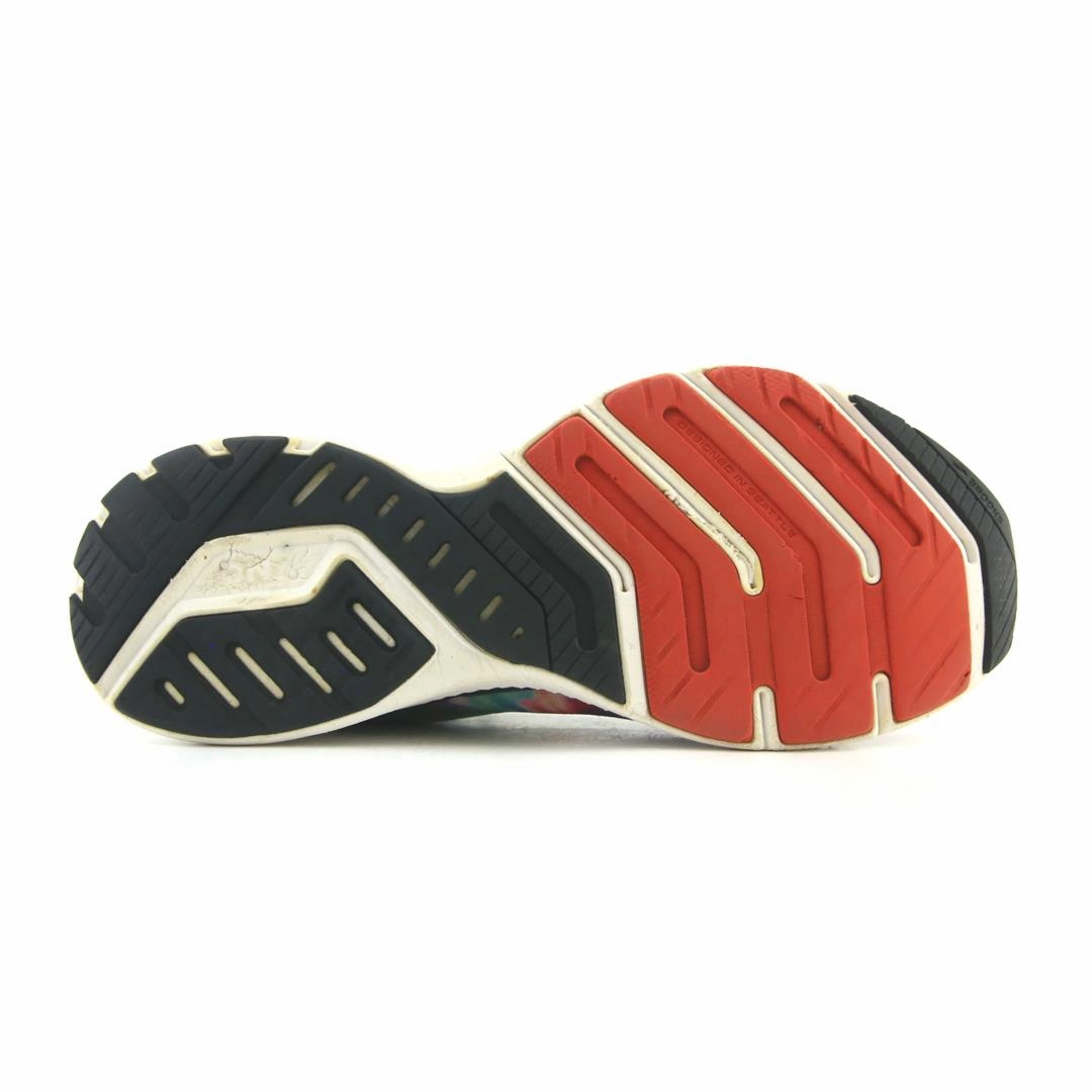 BROOKS LAUNCH  8 athletic Brooks shoe snapshots