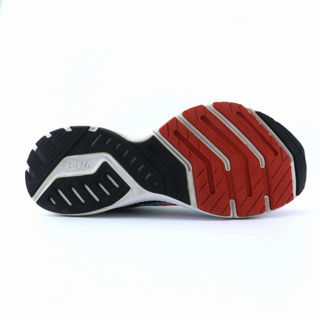 BROOKS LAUNCH 8 performance running shoe visuals