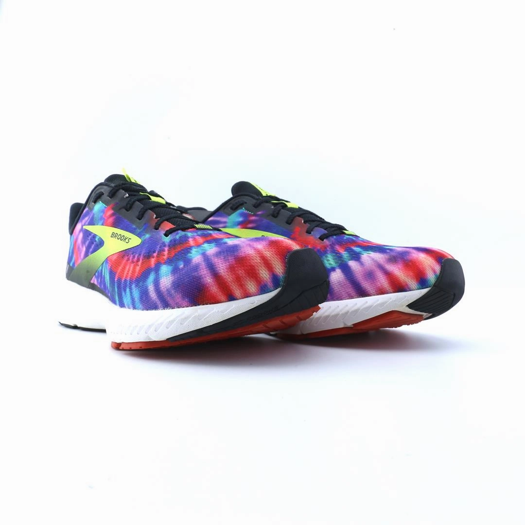 BROOKS LAUNCH 8 performance running shoe visuals