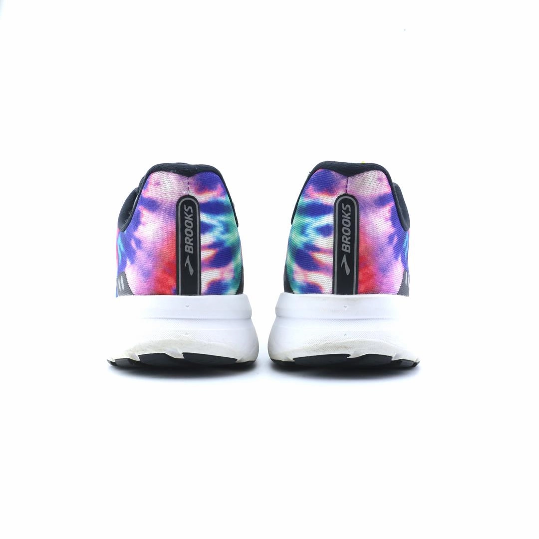 BROOKS LAUNCH 8 performance running shoe visuals
